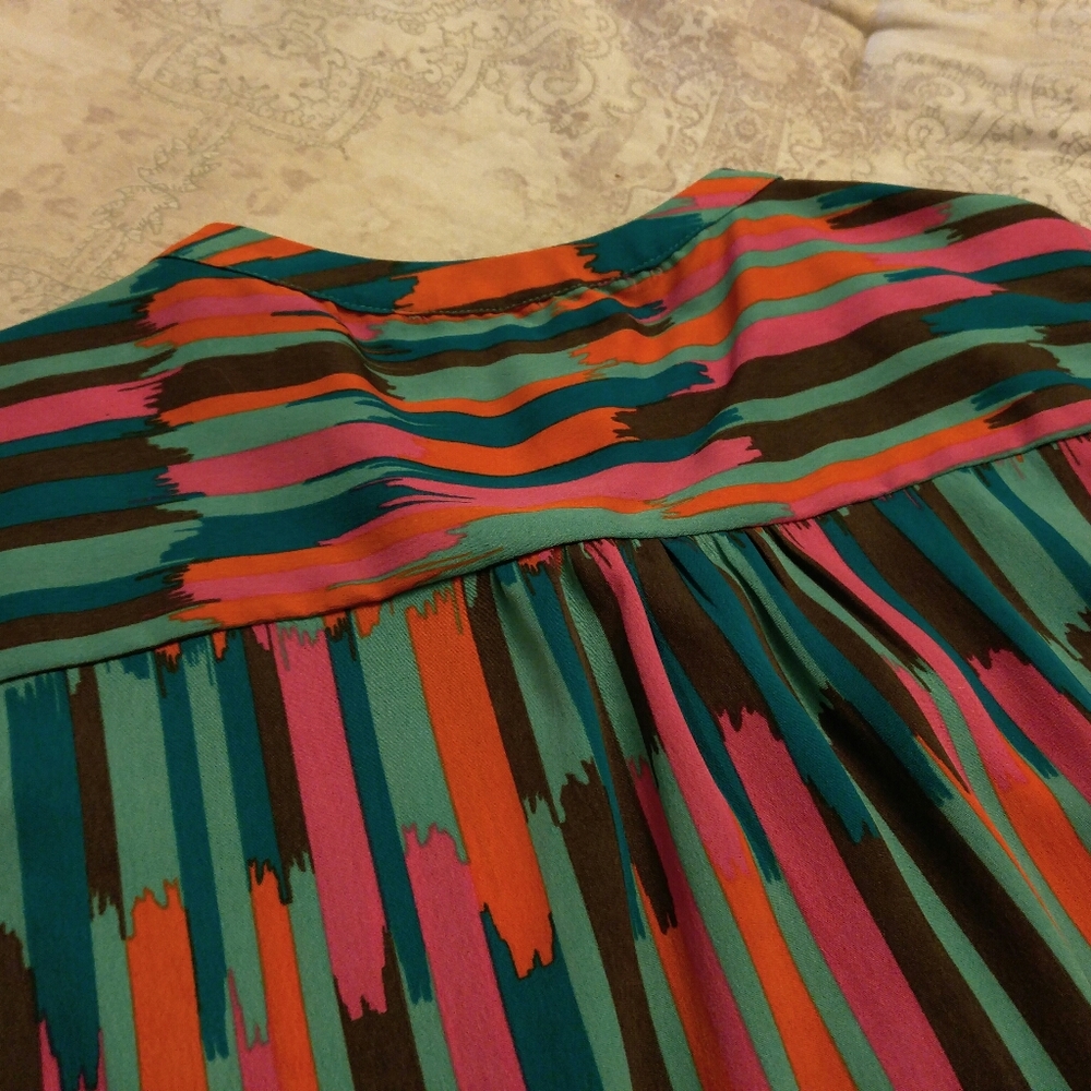 Sleeveless Banana Republic Button-up Blouse - Picture 7 of 7